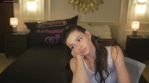Diamonds Girls online show from April 24, 2026, 8:00 pm