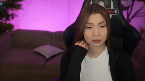 Diamonds Girls online show from April 30, 2026, 7:04 am