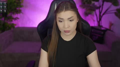 Diamonds Girls online show from May 5, 2026, 6:54 am