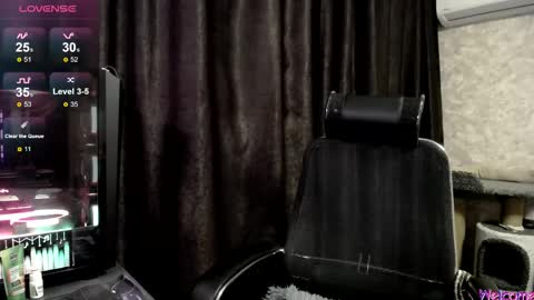 Snapshot of brightssmiles chatting on October 22, 2025, 6:57 am Aisha online show from October 22, 2025, 6:57 am