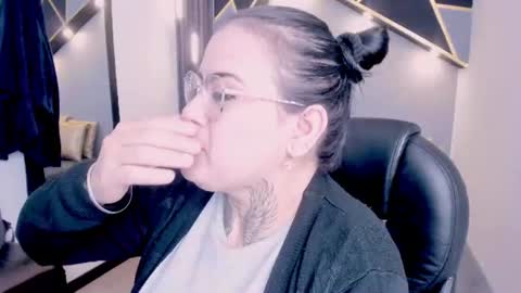 BRIGITTE online show from June 19, 2026, 1:54 am