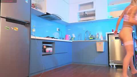 brilliant_barbe online show from April 15, 2026, 7:04 am