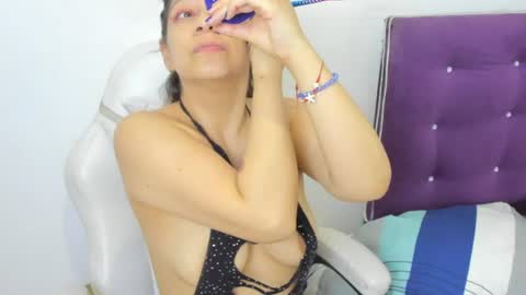 Snapshot of brillit_squirt chatting on July 5, 2026, 3:13 am brillit_squirt online show from July 5, 2026, 3:13 am