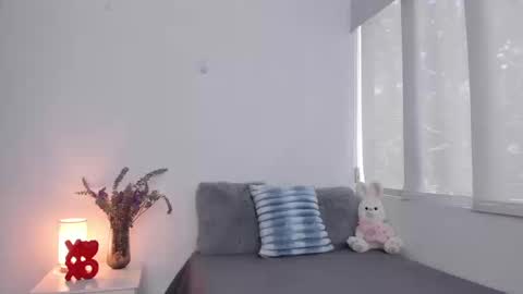 Brisa  online show from September 23, 2025, 4:43 pm