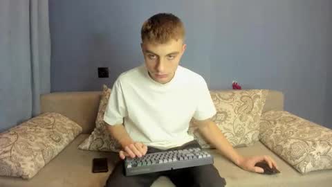 Snapshot of bristlebback chatting on September 18, 2025, 6:10 pm bristlebback online show from September 18, 2025, 6:10 pm