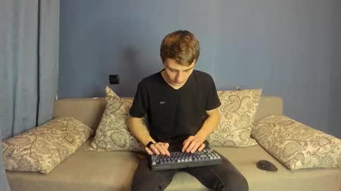 bristlebback online show from November 16, 2025, 3:39 pm