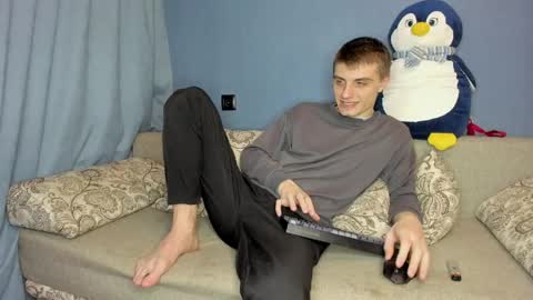 Snapshot of bristlebback chatting on April 12, 2026, 12:10 pm bristlebback online show from April 12, 2026, 12:10 pm