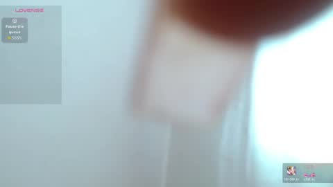 Snapshot of britannie_ chatting on May 5, 2026, 11:29 am britannie_ online show from May 5, 2026, 11:29 am