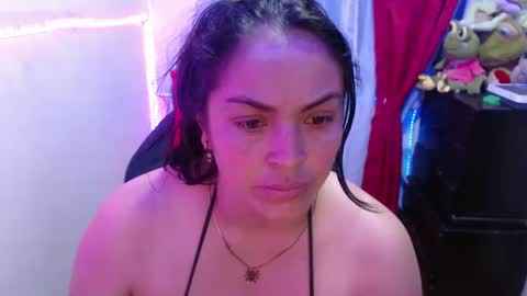 scarleth    follow mee 3 kis online show from February 8, 2025, 1:32 am