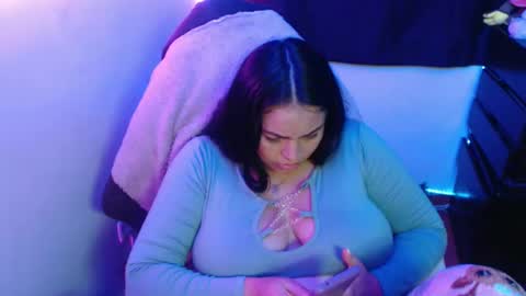 scarleth    follow mee 3 kis online show from February 22, 2025, 5:44 am