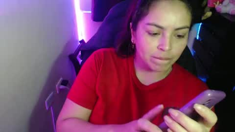 scarleth    follow mee 3 kis online show from March 4, 2025, 2:17 am
