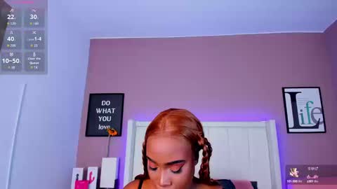 Snapshot of britanymooree chatting on September 25, 2025, 8:12 pm Britany online show from September 25, 2025, 8:12 pm