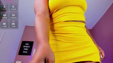 Snapshot of britanymooree chatting on October 28, 2025, 11:07 pm Britany online show from October 28, 2025, 11:07 pm