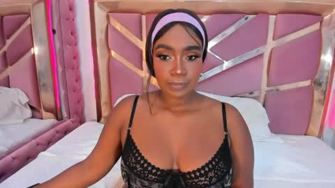 Snapshot of britanymooree chatting on April 23, 2026, 1:29 am Britany online show from April 23, 2026, 1:29 am