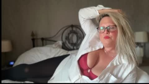 Snapshot of british_bella chatting on April 13, 2026, 5:51 pm British Bella online show from April 13, 2026, 5:51 pm