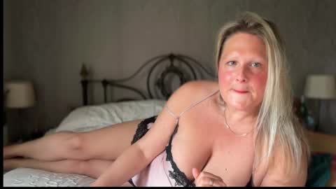 Snapshot of british_bella chatting on May 14, 2026, 6:31 am British Bella online show from May 14, 2026, 6:31 am