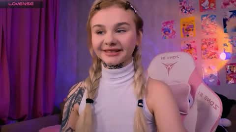 Snapshot of britney_lynch chatting on March 6, 2026, 6:48 pm Britney online show from March 6, 2026, 6:48 pm