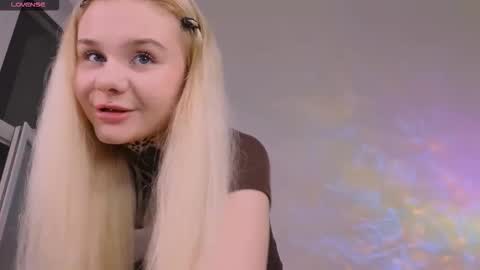 Snapshot of britney_lynch chatting on March 18, 2026, 7:06 pm Britney online show from March 18, 2026, 7:06 pm