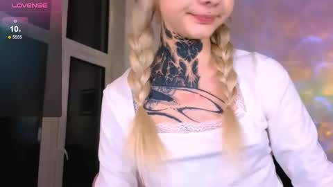 Snapshot of britney_lynch chatting on March 26, 2026, 7:19 pm Britney online show from March 26, 2026, 7:19 pm