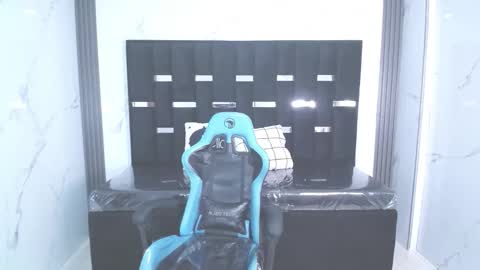 Britney  online show from September 11, 2025, 2:44 am