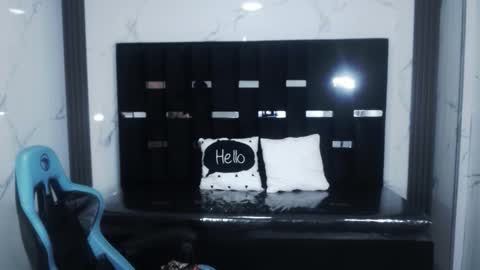 Britney  online show from September 26, 2025, 2:48 am