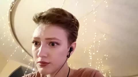 Ella online show from September 8, 2025, 9:14 pm