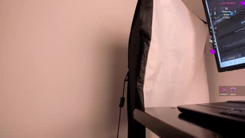   online show from December 2, 2025, 11:15 am