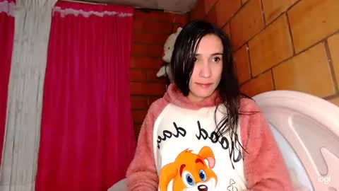 Julieth Sofa Rincn Amador online show from January 6, 2025, 6:25 am