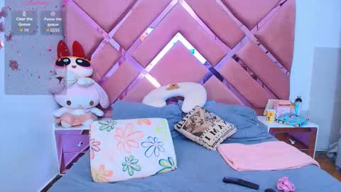 Brittany Boa online show from November 25, 2025, 11:27 pm