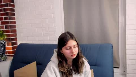 brittpobre online show from December 3, 2025, 7:23 pm