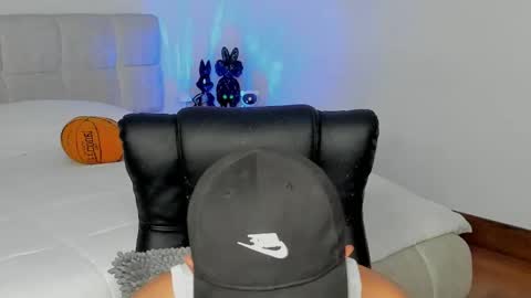 brody_dallas1 online show from April 8, 2026, 11:48 pm