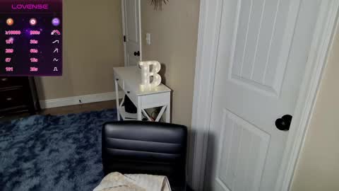 Snapshot of brookebee27 chatting on February 4, 2025, 12:40 am brookebee online show from February 4, 2025, 12:40 am