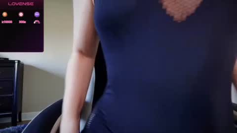 Snapshot of brookebee27 chatting on February 25, 2025, 9:02 pm brookebee online show from February 25, 2025, 9:02 pm