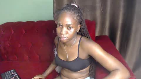 Snapshot of brownebony4 chatting on February 2, 2025, 5:37 pm Brownie online show from February 2, 2025, 5:37 pm