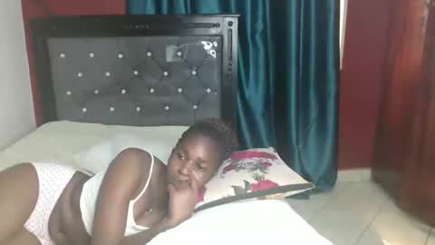 Snapshot of brownebony4 chatting on February 22, 2025, 1:57 pm Brownie online show from February 22, 2025, 1:57 pm