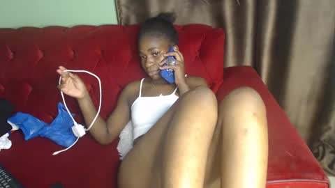 Snapshot of brownebony4 chatting on March 1, 2025, 6:46 am Brownie online show from March 1, 2025, 6:46 am