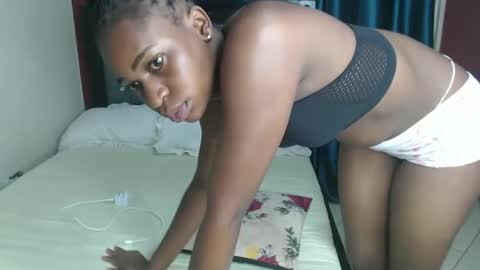 Snapshot of brownebony4 chatting on March 7, 2025, 4:02 am Brownie online show from March 7, 2025, 4:02 am