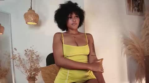 Snapshot of brownluxe chatting on January 19, 2026, 11:14 am brownluxe online show from January 19, 2026, 11:14 am