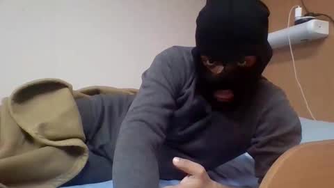 Snapshot of brownmanin40s chatting on December 20, 2025, 4:08 am brownmanin40s online show from December 20, 2025, 4:08 am