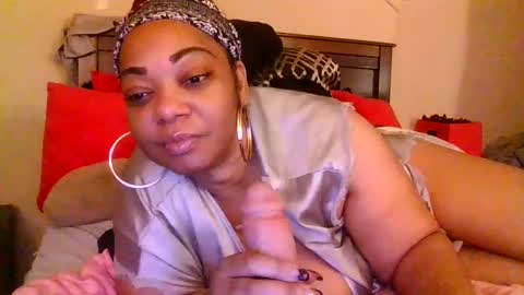 brownroundrenee online show from February 17, 2025, 11:02 am