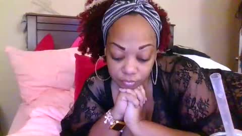 Snapshot of brownroundrenee chatting on May 20, 2026, 10:10 am brownroundrenee online show from May 20, 2026, 10:10 am