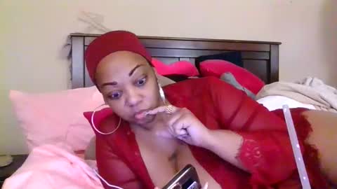 Snapshot of brownroundrenee chatting on May 23, 2026, 10:30 am brownroundrenee online show from May 23, 2026, 10:30 am