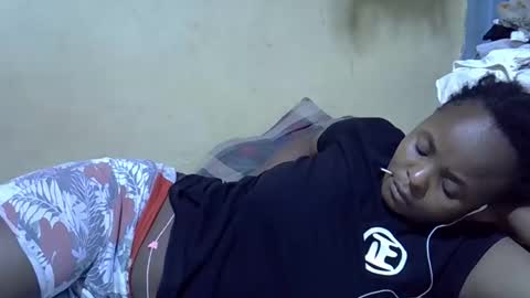 brownsexy_baby online show from October 26, 2025, 6:14 pm