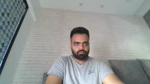 brownstud95 online show from February 4, 2025, 5:53 am