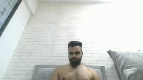 brownstud95 online show from November 14, 2025, 8:18 pm