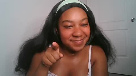 Snapshot of brownsugarcutie3 chatting on October 19, 2025, 2:23 am Brownsuagrcutie online show from October 19, 2025, 2:23 am