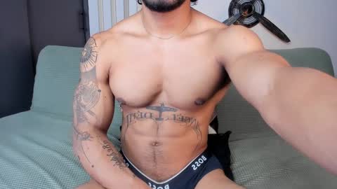 Snapshot of bruce_roldan chatting on January 18, 2025, 1:30 am bruce roldan online show from January 18, 2025, 1:30 am