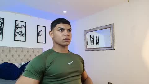 bruce_stroud online show from September 17, 2025, 12:18 pm