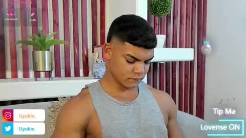 bruce_stroud online show from October 29, 2025, 3:09 am