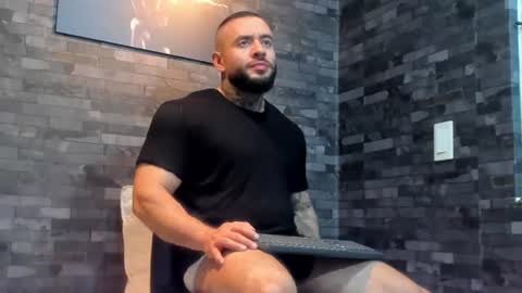 brucedallas online show from July 15, 2026, 4:07 am